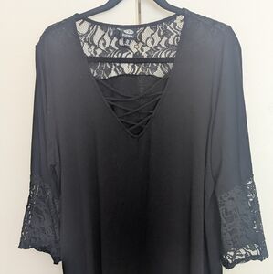 Bobeau Black Lace Accent Blouse